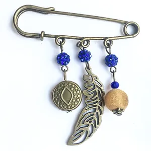 سنجاق سینه زنانه مدل هستی