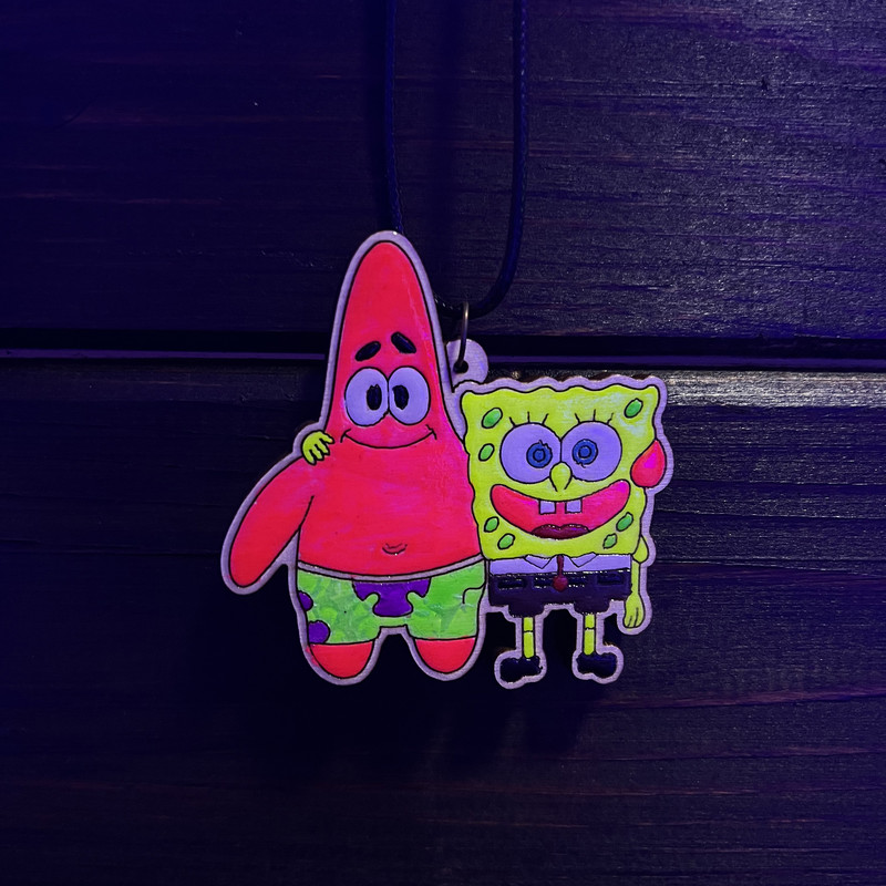 گردنبند دخترانه مدل چوبی طرح باب اسفنجی و پاتریک