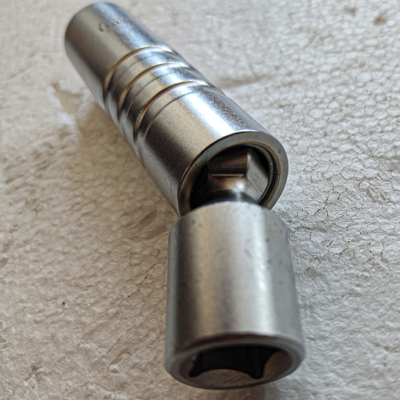 آچار بکس شمع مدل مگنتی کد DZ 016 سایز 16 میلی متر