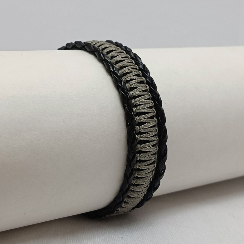دستبند مردانه مدل بافت طرح چرمی