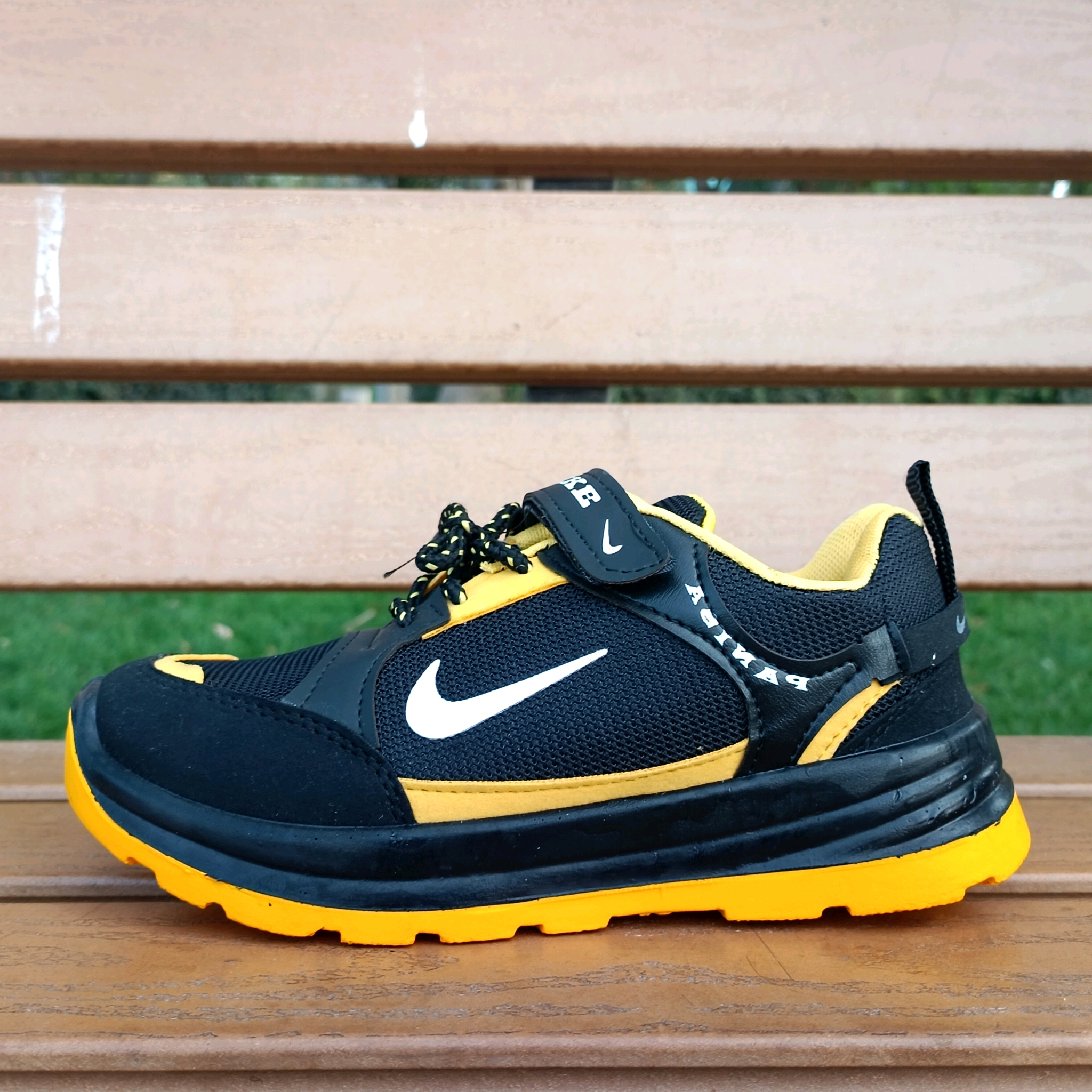 کفش راحتی  مدل آرمان کد T.j رنگ زرد