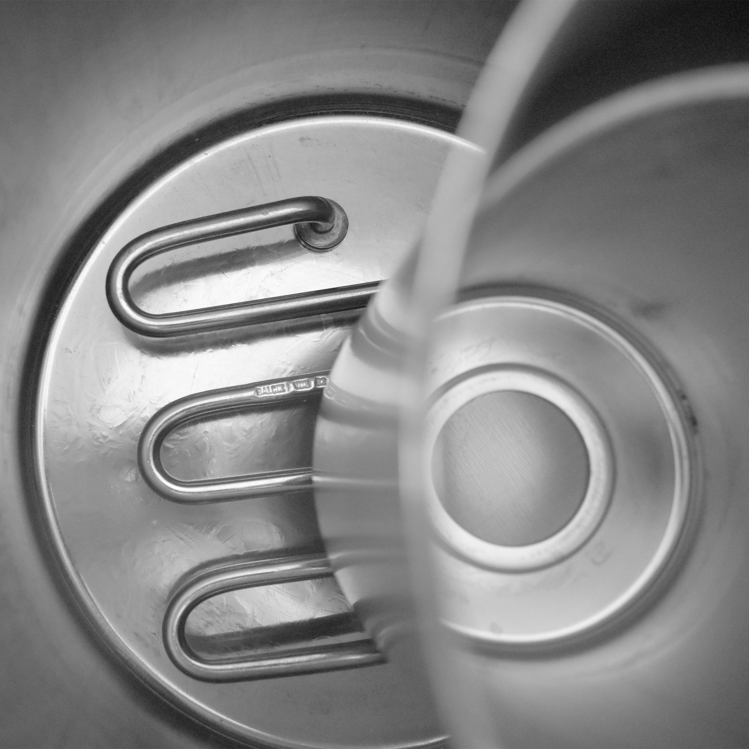 سماور برقی ارمغان مدل U - 653289 ظرفیت 10 لیتر