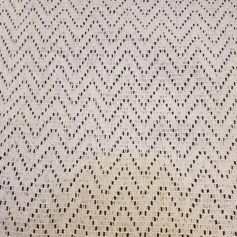 پارچه لباس عرض ۱.۵ متر مدل قلاب بافی هندی رنگ شیری