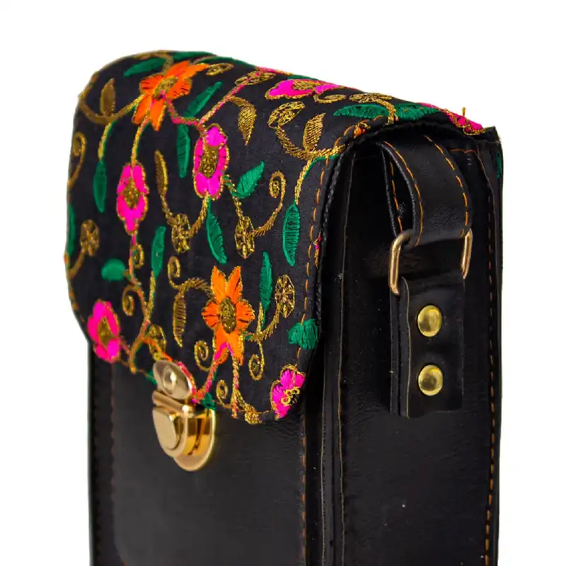 کیف رودوشی زنانه مدل مالمو سوزن دوزی قفل دار K1