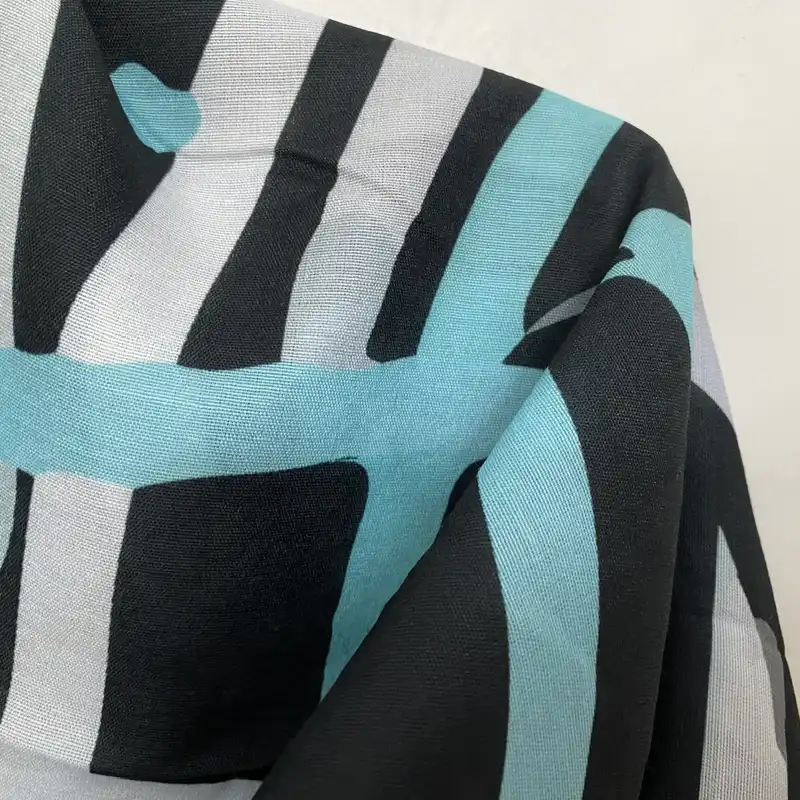 روسری زنانه مدل نخ اسپان منگوله دار کد 620