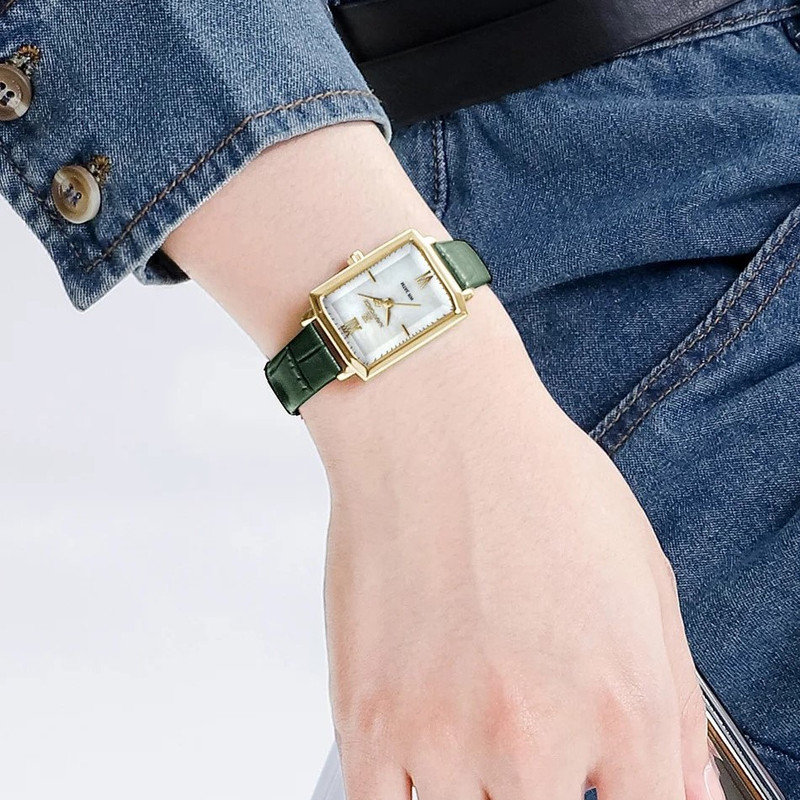 ساعت مچی عقربه ای زنانه نیوی فورس مدل 5039GWGN