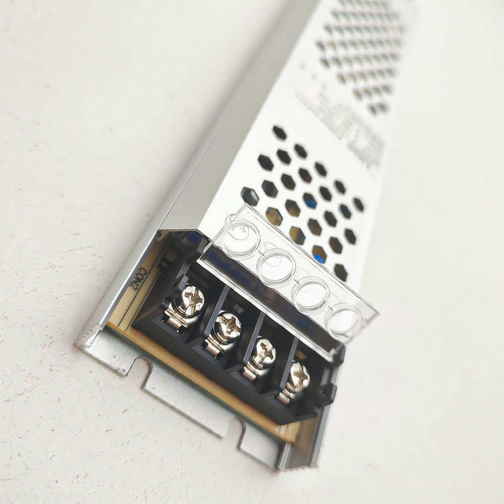 آداپتور سوئیچینگ 12 ولت 15 آمپر لیتون مدل 12V-180W اسلیم