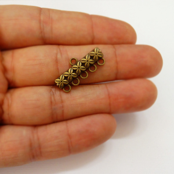 آویز دستبند دخترانه مدل دلربا کد AG 589 مجموعه 5 عددی آویز دستبند دخترانه مدل دلربا کد AG 589 مجموعه 5 عددی