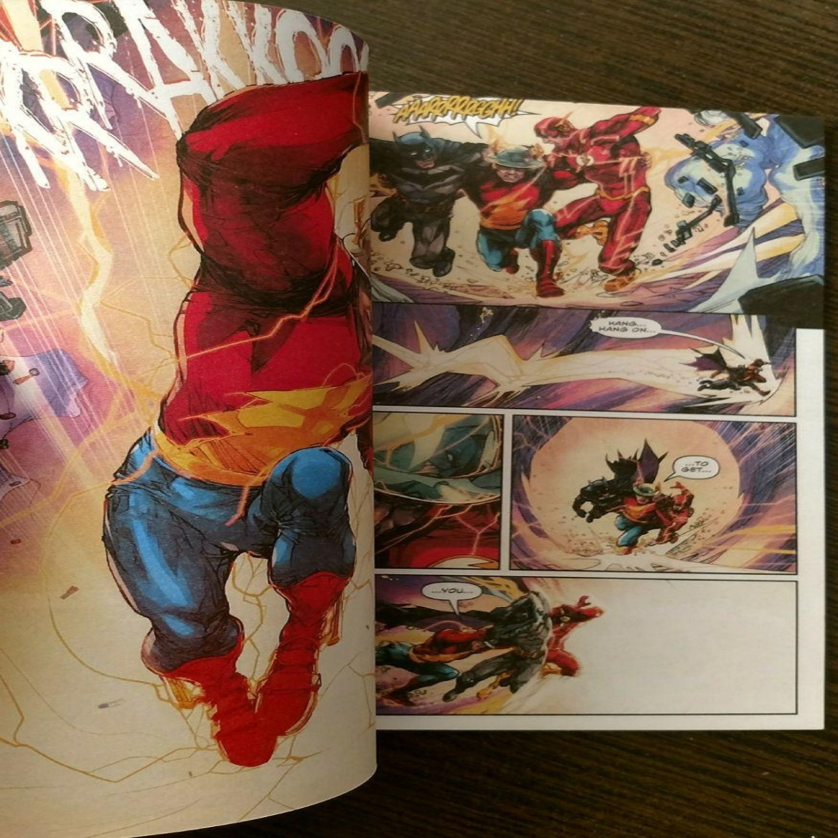 مجله BATMAN FLASH دسامبر 2017