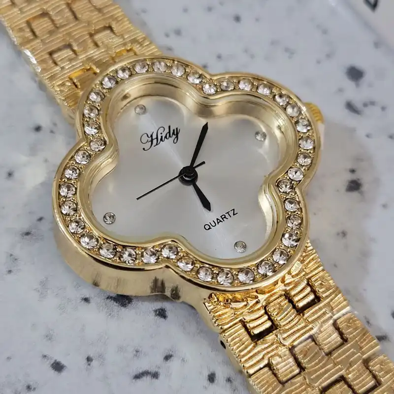 ساعت مچی عقربه ای زنانه مدل 01