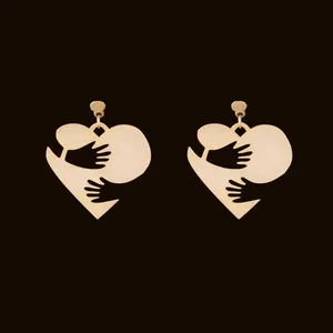 گوشواره طلا 18 عیار زنانه آمانژ مدل عشق کد D9923