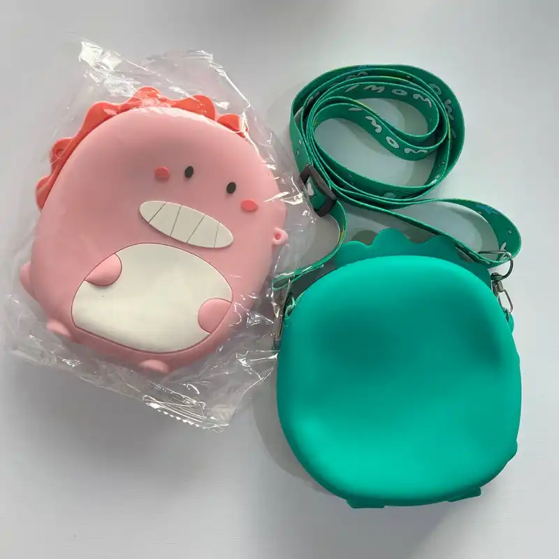 کیف رودوشی بچگانه مدل سیلیکونی طرح دایناسور