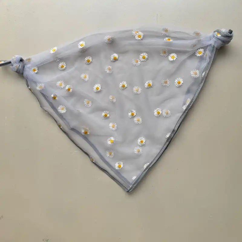 روسری زنانه مدل توری گل بابونه ای کد 60