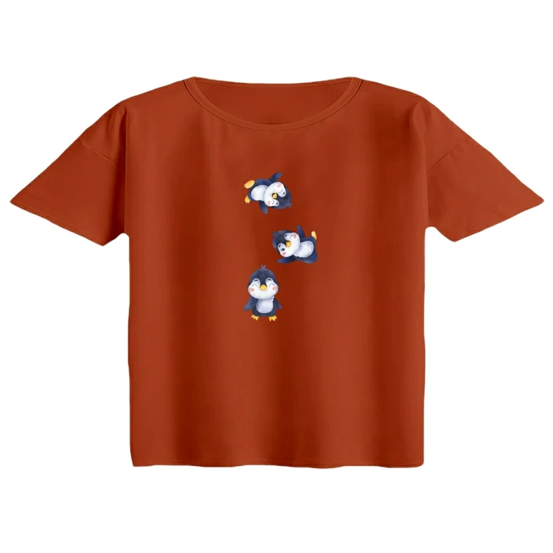 کراپ تی‌شرت آستین کوتاه زنانه مدل پنگوئن معلق رنگ آجری تیره