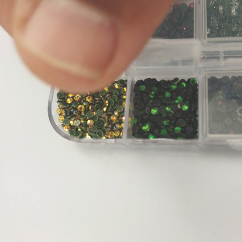 نگین ناخن کد 10COLHAR