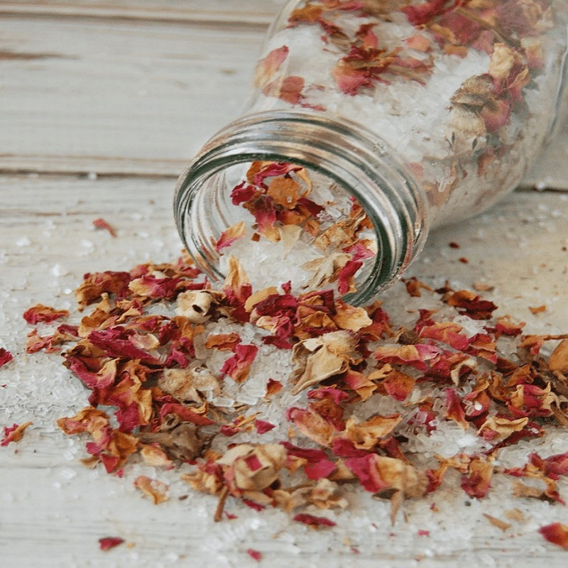 نمک حمام رز گلد مدل RoseTea  وزن 1500 گرم