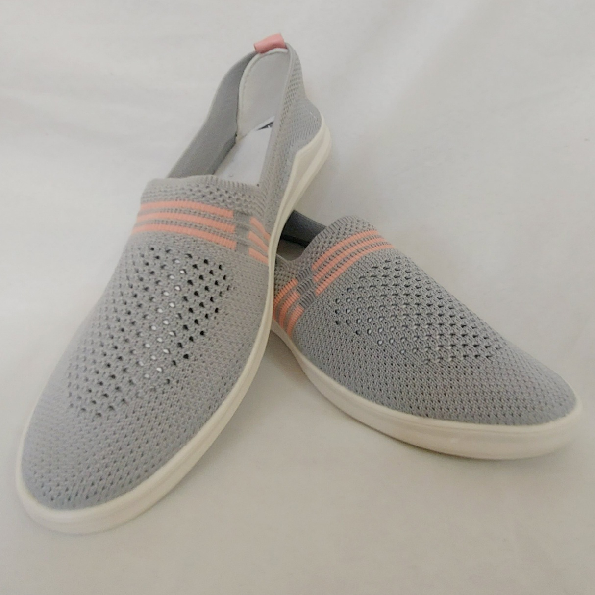 کفش روزمره زنانه مدل کشبافت جورابی سه خط کویر رنگ طوسی