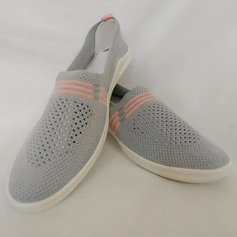 کفش روزمره زنانه مدل کشبافت جورابی سه خط کویر رنگ طوسی