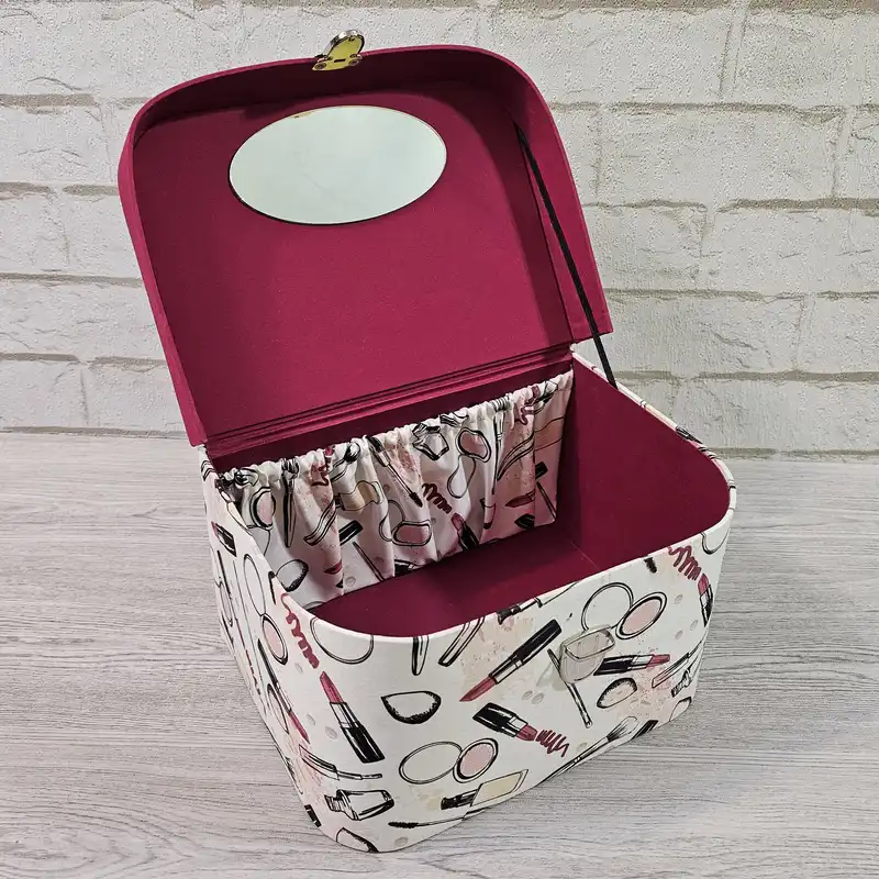 جعبه هدیه مدل چمدانی طرح میکاپ