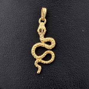 آویز گردنبند طلا 18 عیار زنانه سین سان مدل مار SN1246