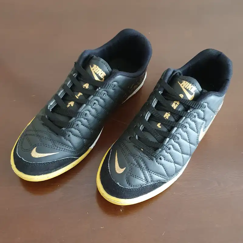 کفش فوتسال مردانه مدل سالنی مجیستا کد Mb