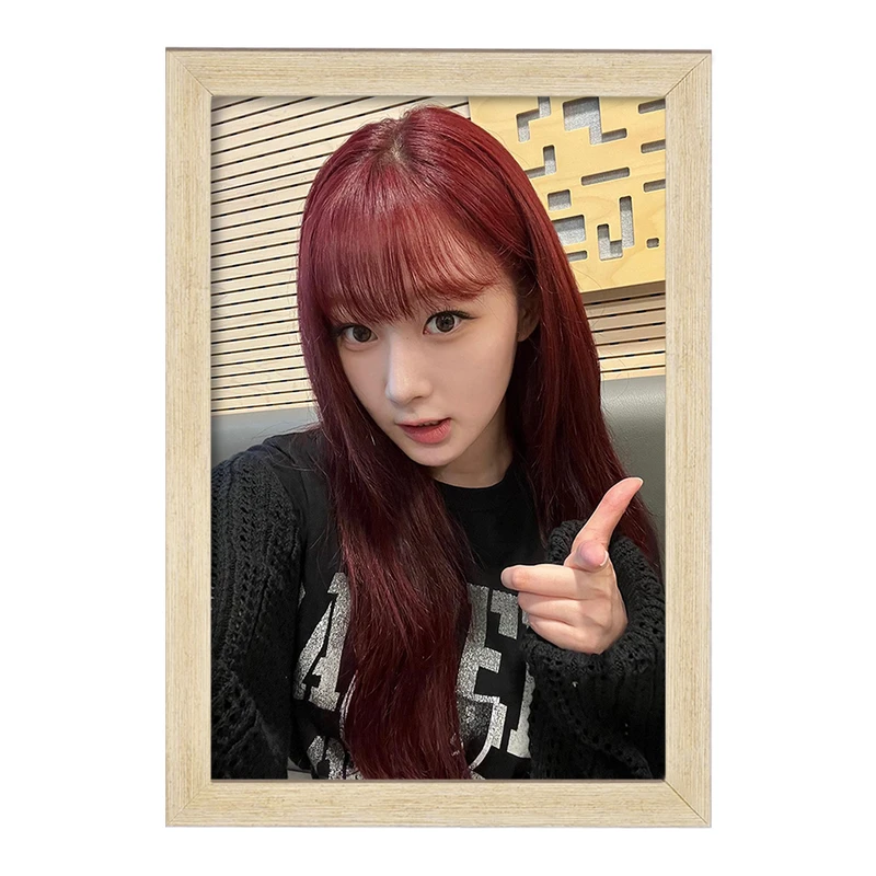 تابلو خندالو مدل جیزل گروه گروه آسپا Aespa  کد 19703