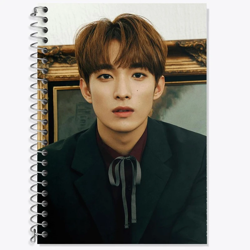 دفتر زبان 50 برگ خندالو مدل دو خط طرح دی کی گروه سونتین Seventeen کد 21542