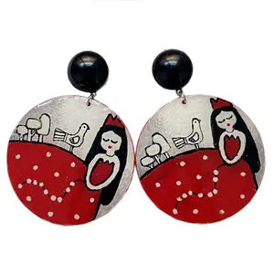 گوشواره دست ساز زنانه مدل پیراهن