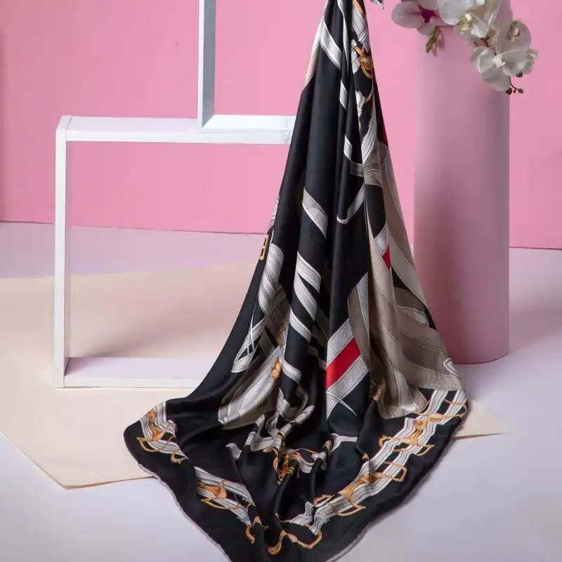 روسری زنانه مدل زنجیری