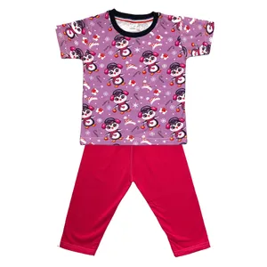 ست تی شرت آستین کوتاه و شلوار دخترانه مدل پنگوئن کریسمسی کد 249