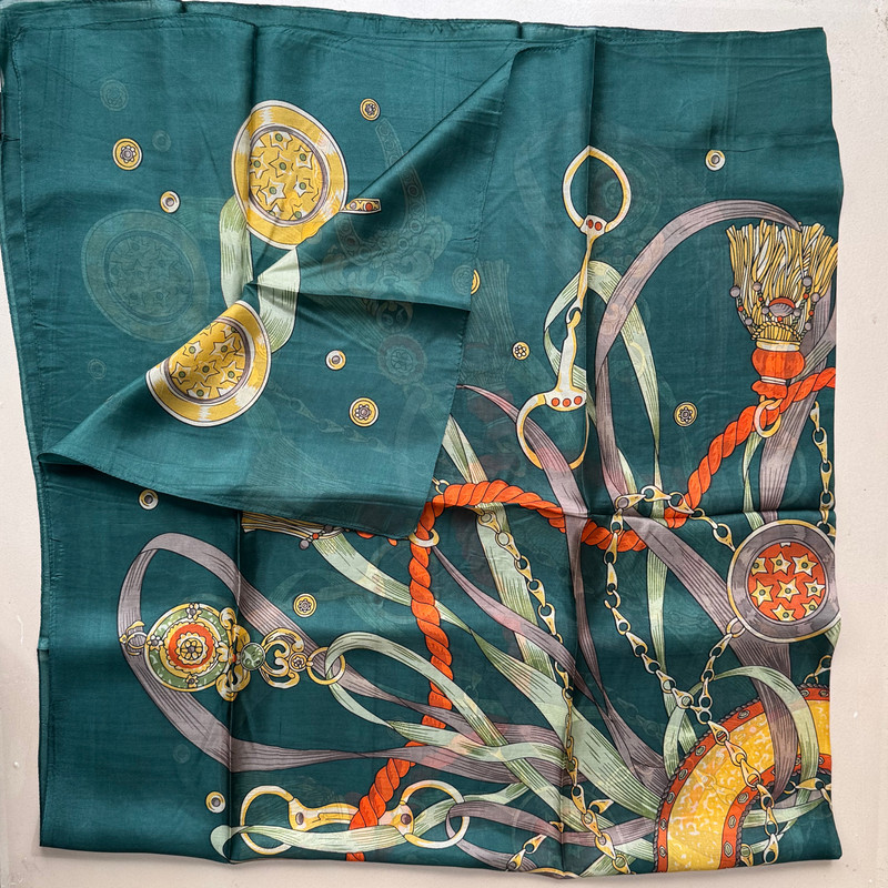 روسری زنانه مدل حریر ابریشم زنجیره ای کد 8