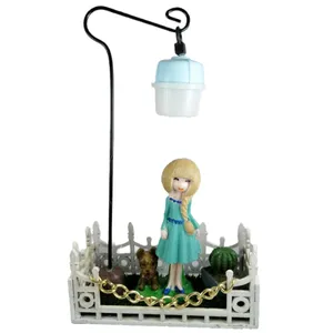 مجسمه مدل دختر ایستاده عاشق کد 4514