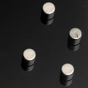 گیره آهنربایی ناگا مدل Strong Steel Cylinderr - بسته 4 عددی