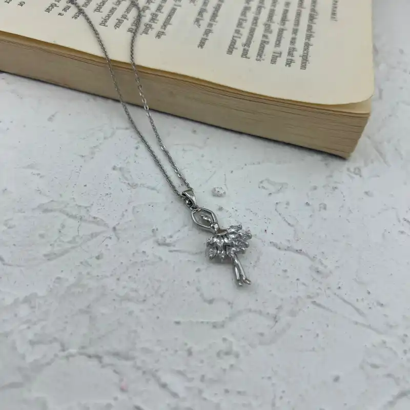 گردنبند زنانه مدل باله کد N4587