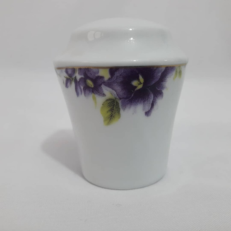 نمکپاش شرکت صنایع چینی تقدیس مدل بنفشه بسته 6 عددی نمکپاش شرکت صنایع چینی تقدیس مدل بنفشه بسته 6 عددی