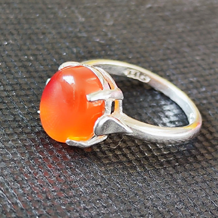 انگشتر نقره زنانه مدل عقیق یمانی کد 22 انگشتر نقره زنانه مدل عقیق یمانی کد 22