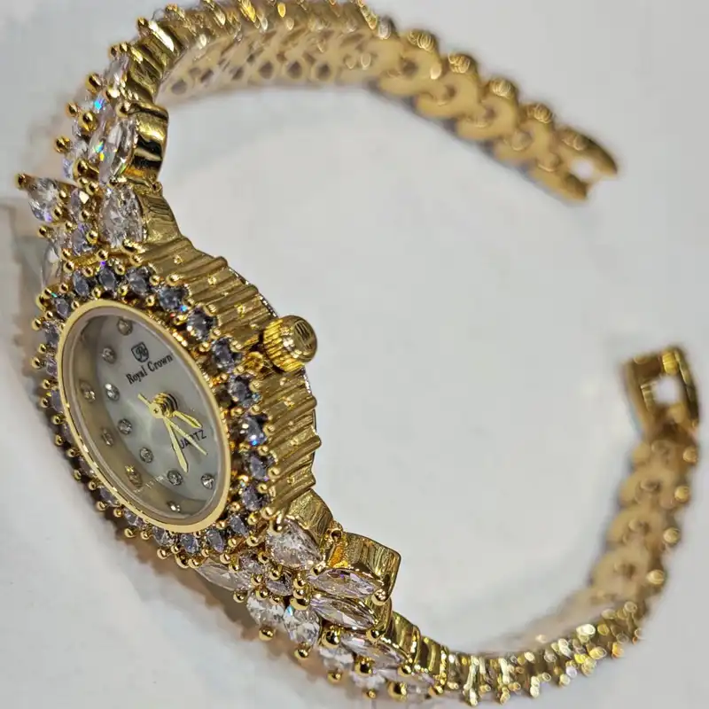 ساعت مچی عقربه ای زنانه رویال کرون مدل فول نگین t