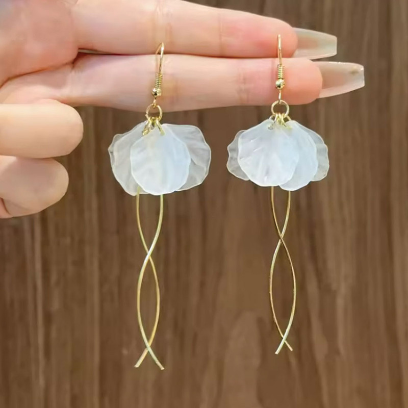 گوشواره آویز زنانه مدل گلبرگ کد s2001