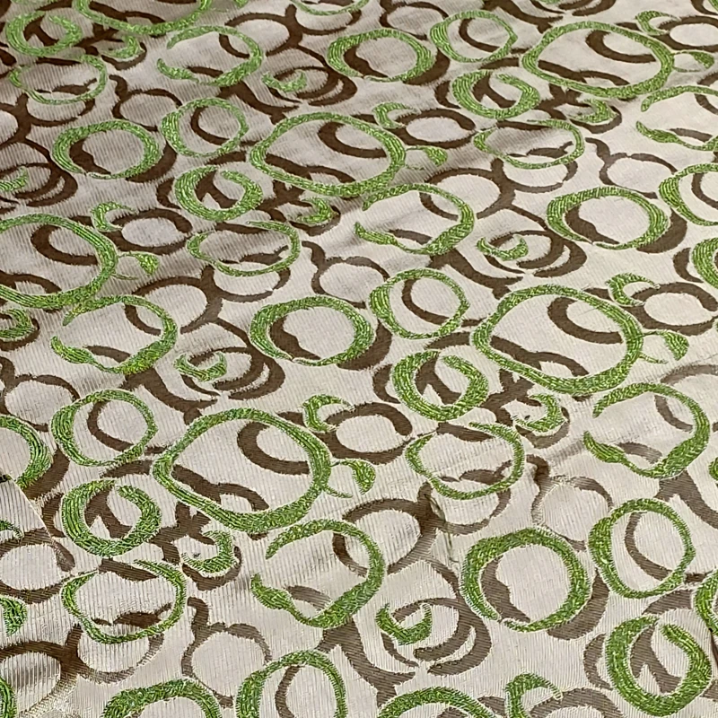 پارچه لباس عرض '1.5 متر مدل ژاکارد ابریشم۳ رنگ کرم