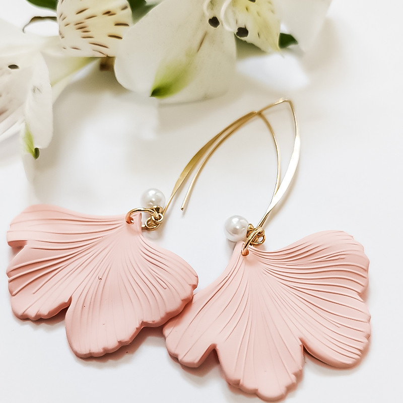 گوشواره زنانه مدل رنه گوشواره زنانه مدل رنه