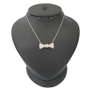 گردنبند نقره زنانه ترمه ۱ مدل پاپیون کد smed 1106
