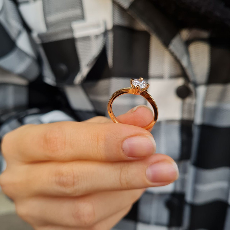 انگشتر زنانه ژوپینگ مدل تکنگین الماسی رینگ انگشتر زنانه ژوپینگ مدل تکنگین الماسی رینگ