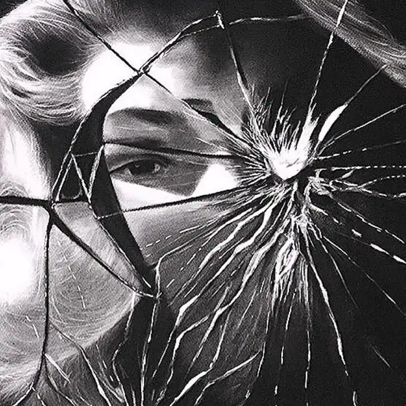 نقاشی سیاه قلم مدل آینه شکسته کد 005