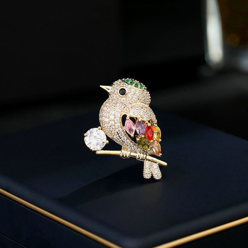 گل سینه زنانه مدل گنجشک کد 00705 گل سینه زنانه مدل گنجشک کد 00705