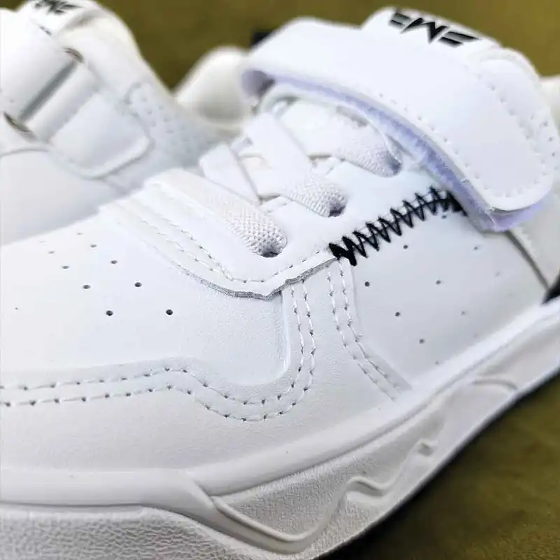 کفش مخصوص پیاده روی بچگانه مدل 130001