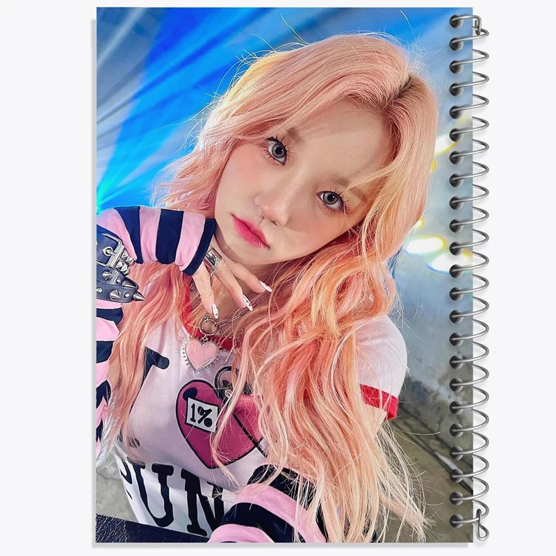 دفتر مشق 50 برگ خندالو مدل یوکی گروه جی آیدل GIdle کد 19514