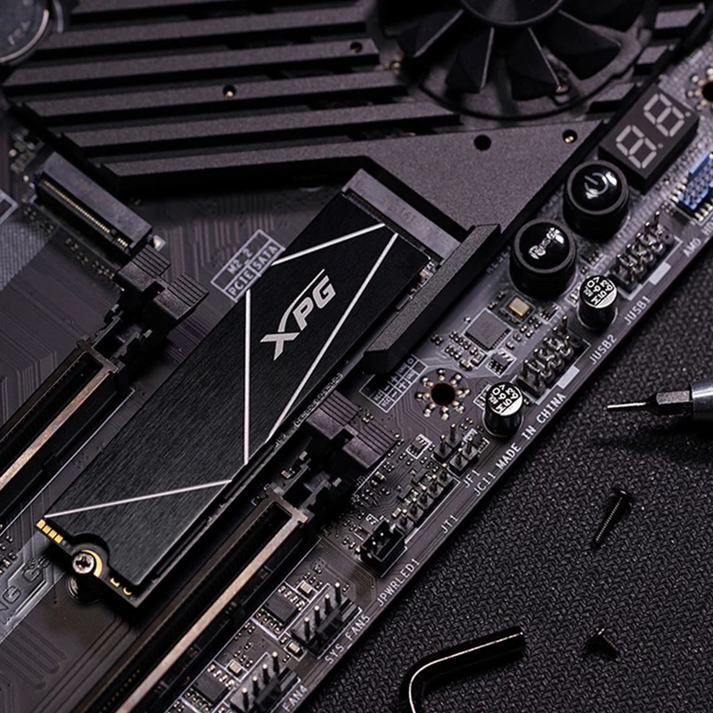 عکس شماره 11 : اس اس دی اینترنال ایکس پی جی مدل gammix s70 blade ظرفیت 1 ترابایت