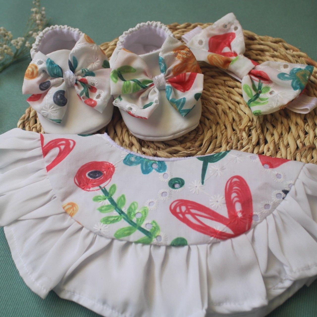 ست پیشبند هدبند و پاپوش نوزادی ریماز مدل بهار کد m2403 به همراه دندانگیر و بند پستانک - - 14