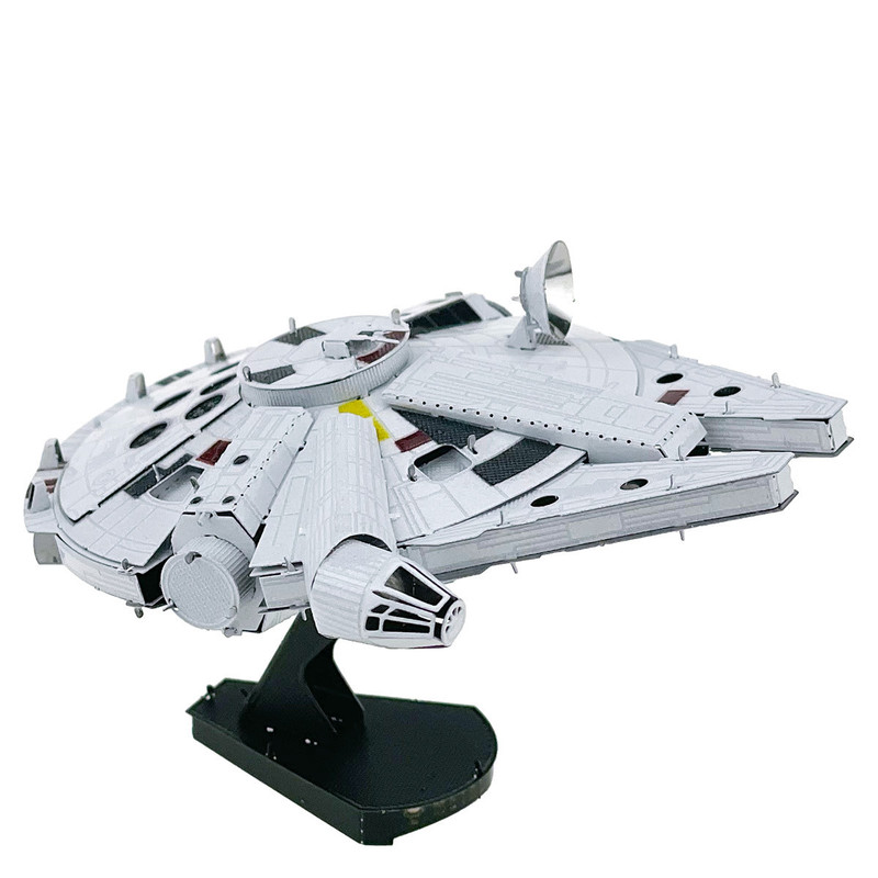 ساختنی مدل Millennium Falcon