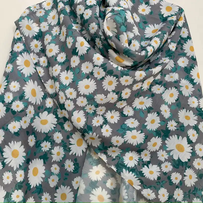 روسری زنانه مدل نخ اسپان منگوله دار کد A003